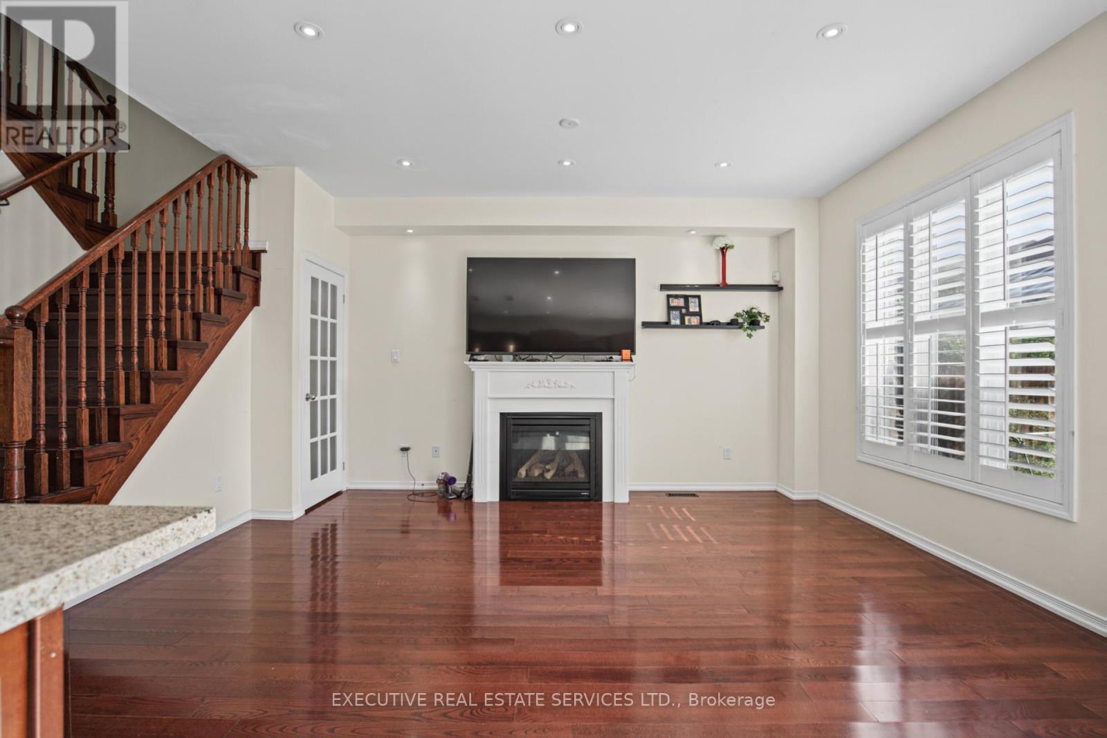 1571 Edgecroft Drive Property Photo 19