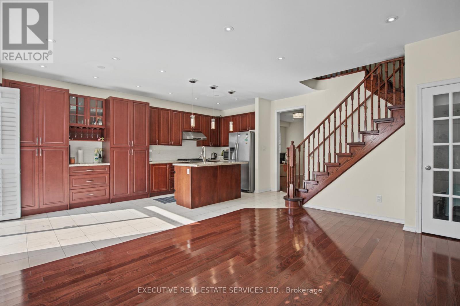 1571 Edgecroft Drive Property Photo 20