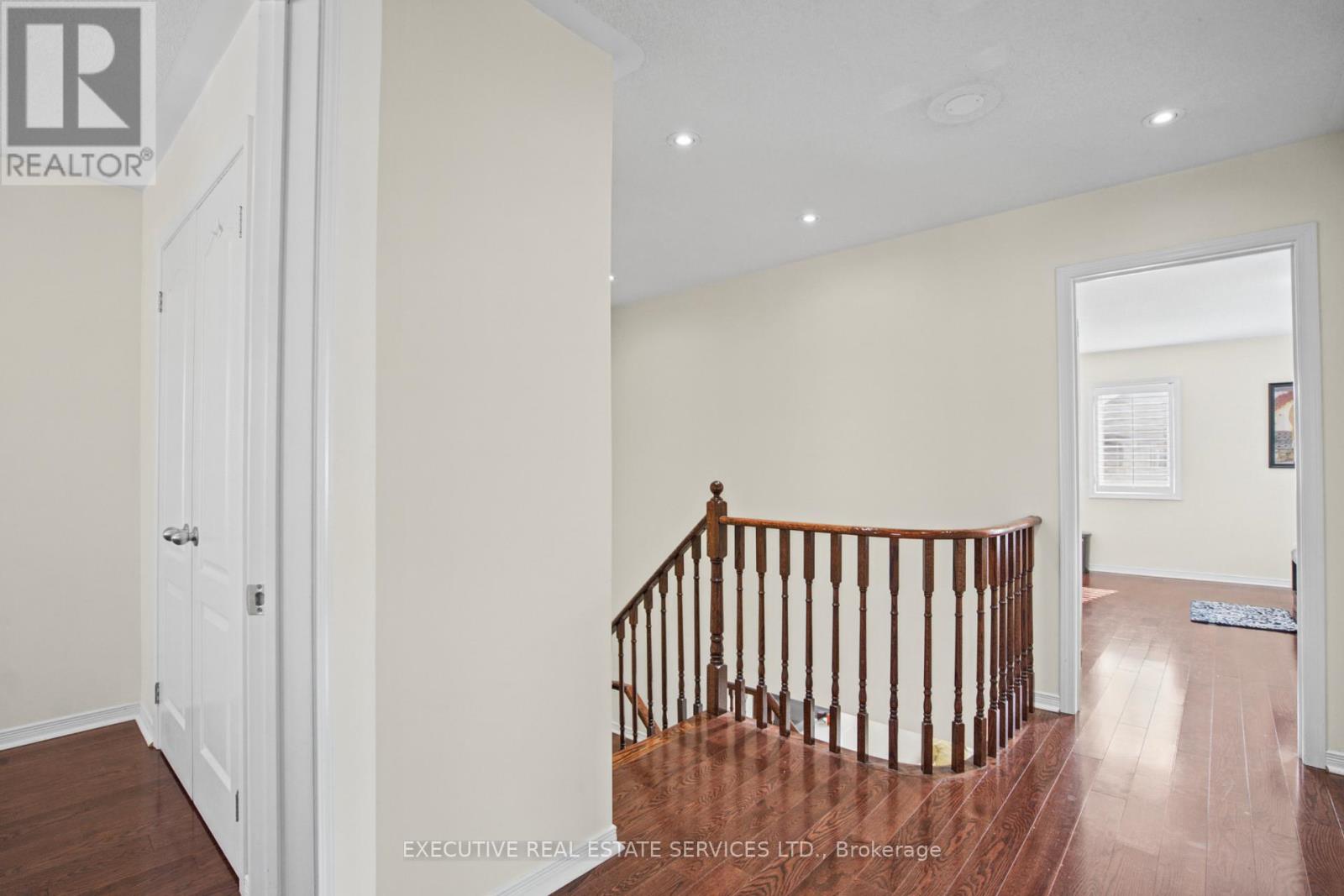 1571 Edgecroft Drive Property Photo 23