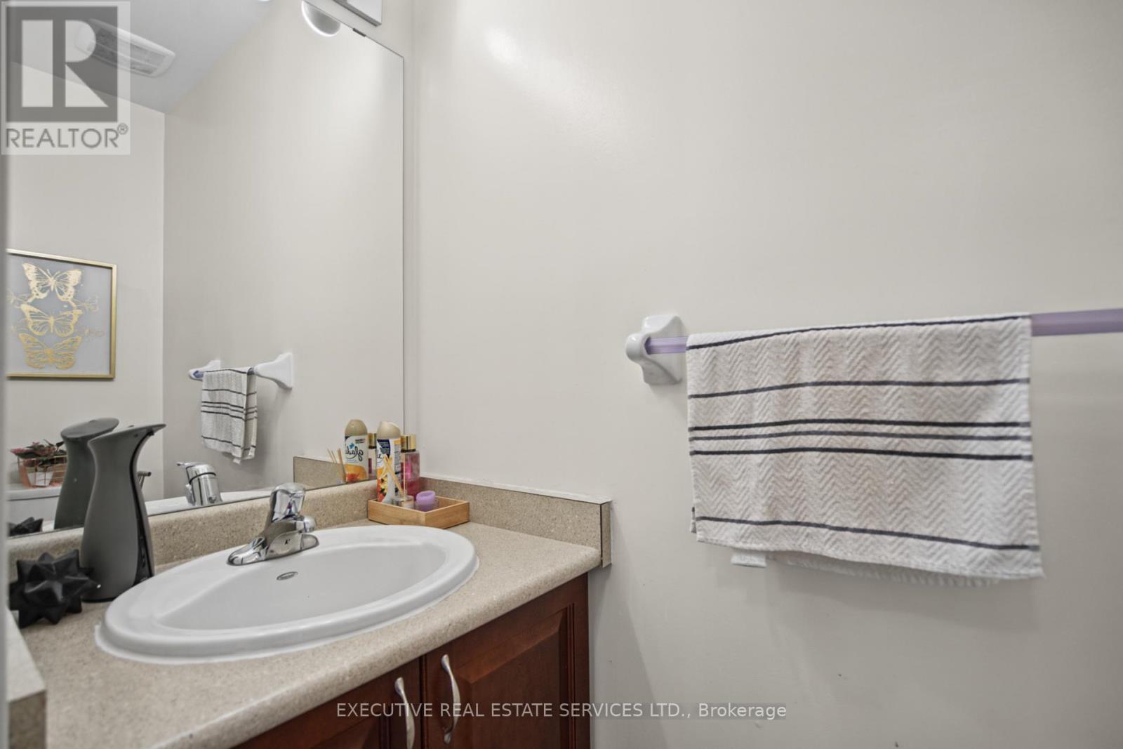 1571 Edgecroft Drive Property Photo 24