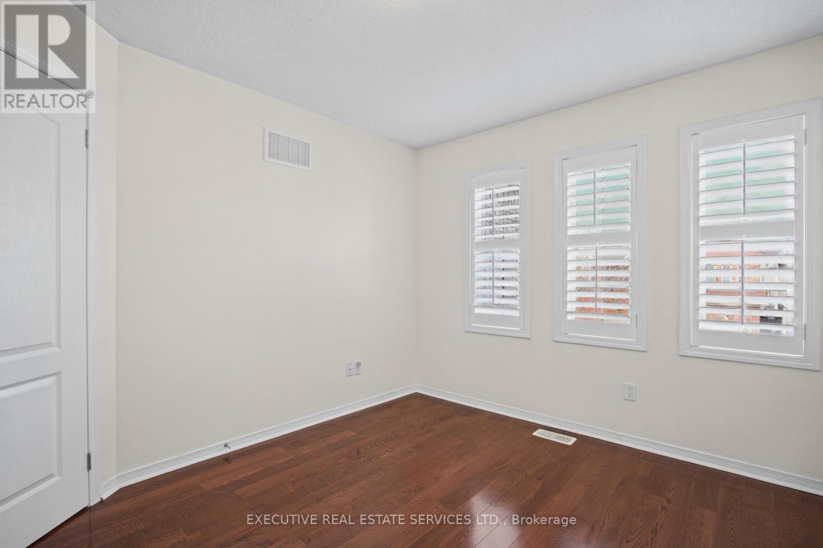 1571 Edgecroft Drive Property Photo 42