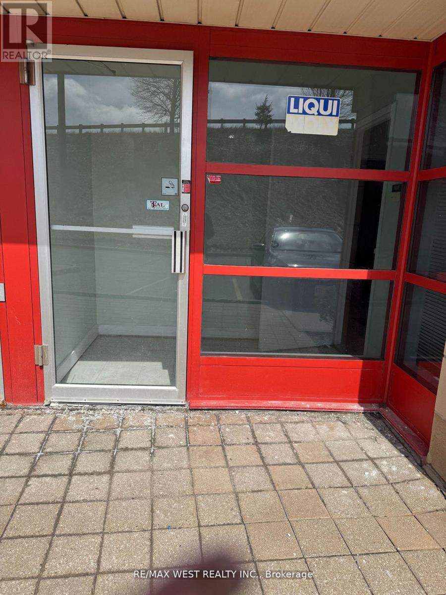 34 - 5310 Finch Avenue E Property Photo 3