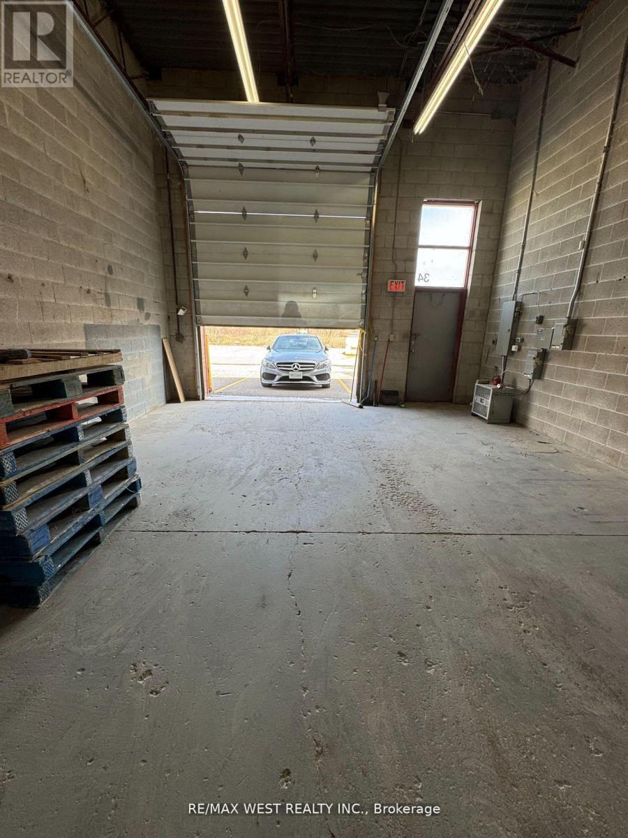 34 - 5310 Finch Avenue E Property Photo 8