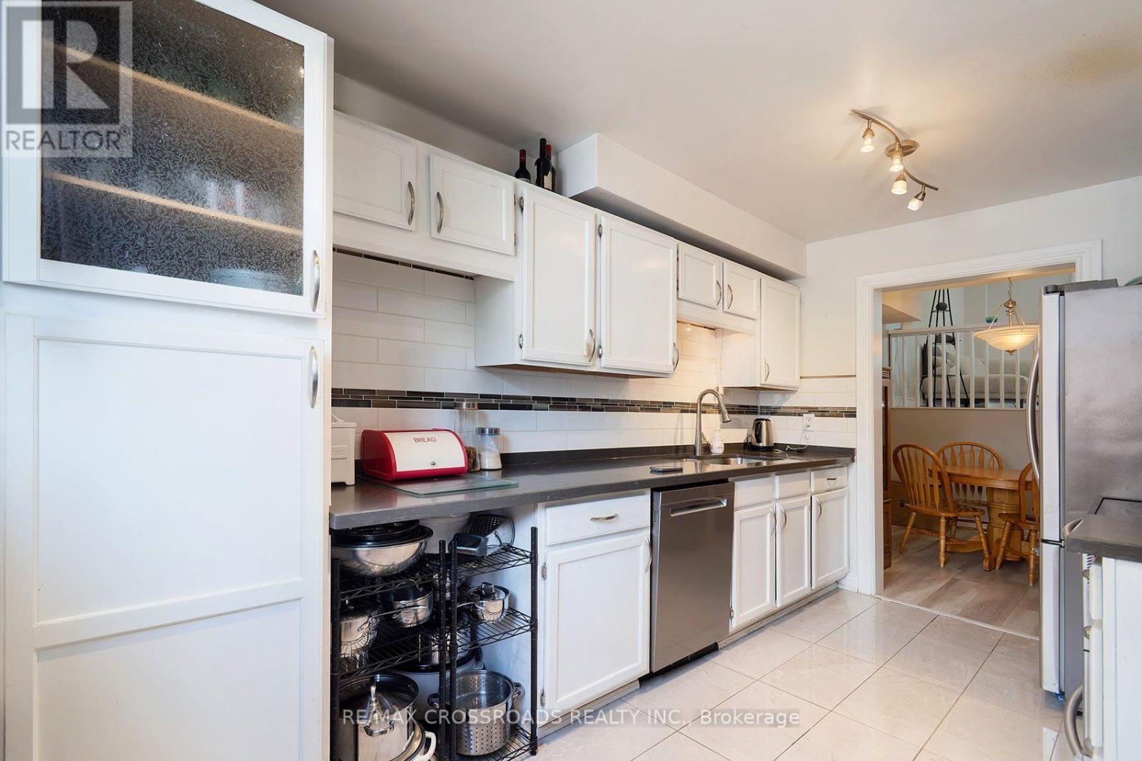 65 - 10 Rodda Boulevard Property Photo 7