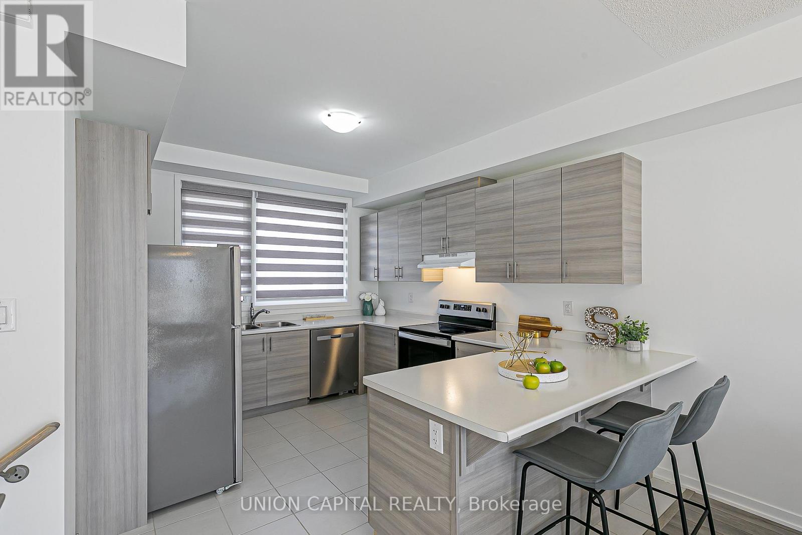799 Stanstead Path Property Photo 7