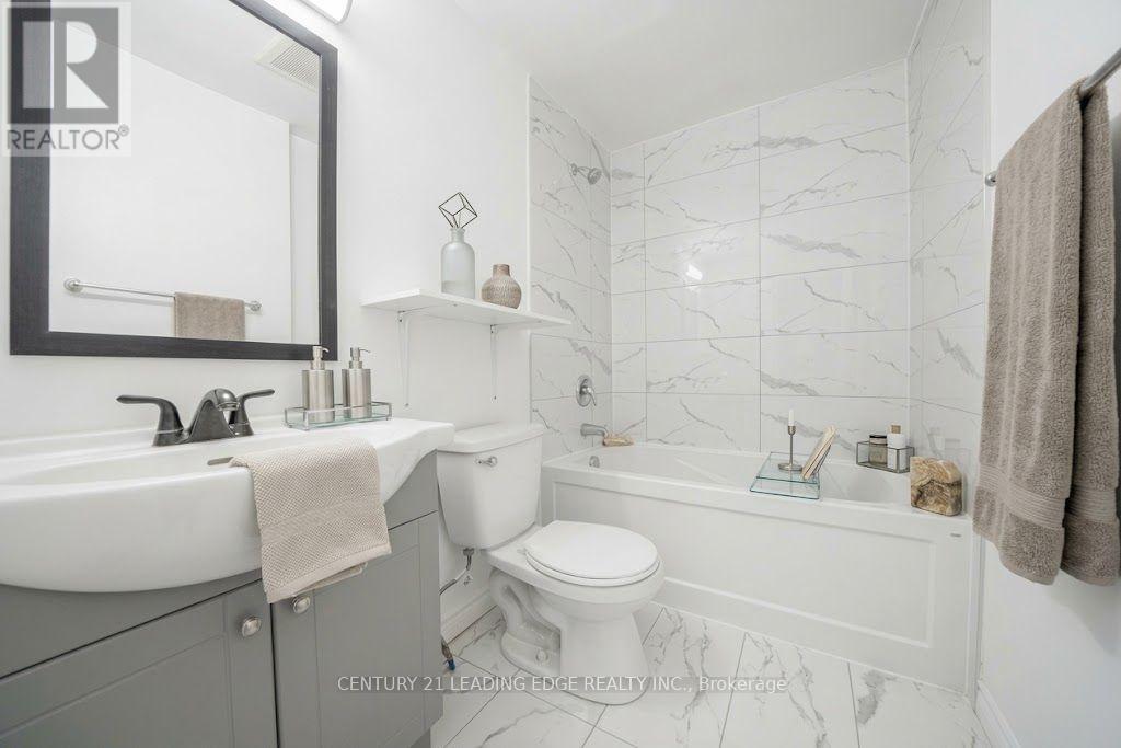 10239 Cochrane Road Property Photo 14