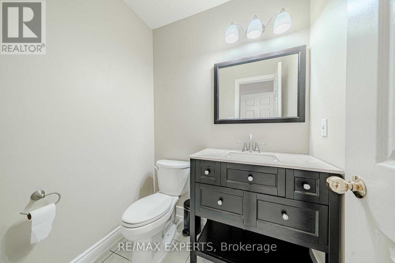 231 Mossbrook Square Property Photo 19