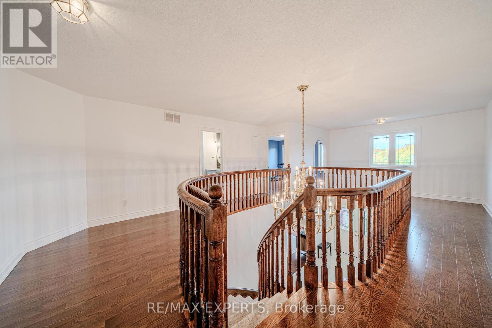 231 Mossbrook Square Property Photo 20