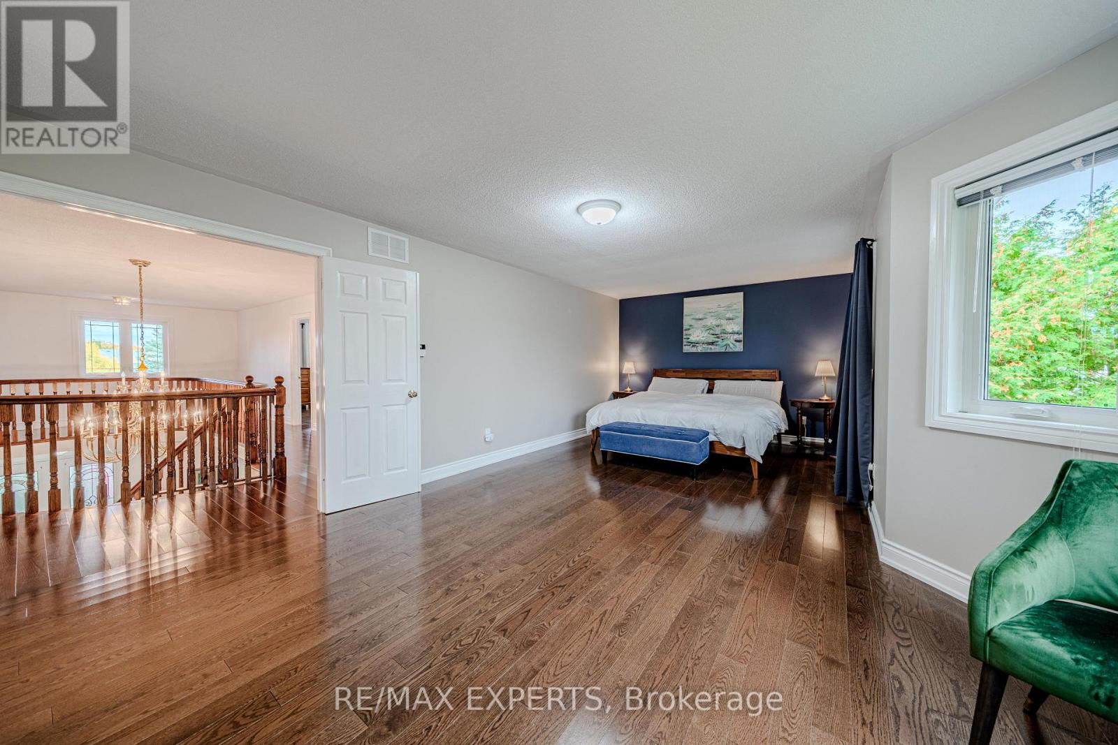 231 Mossbrook Square Property Photo 23