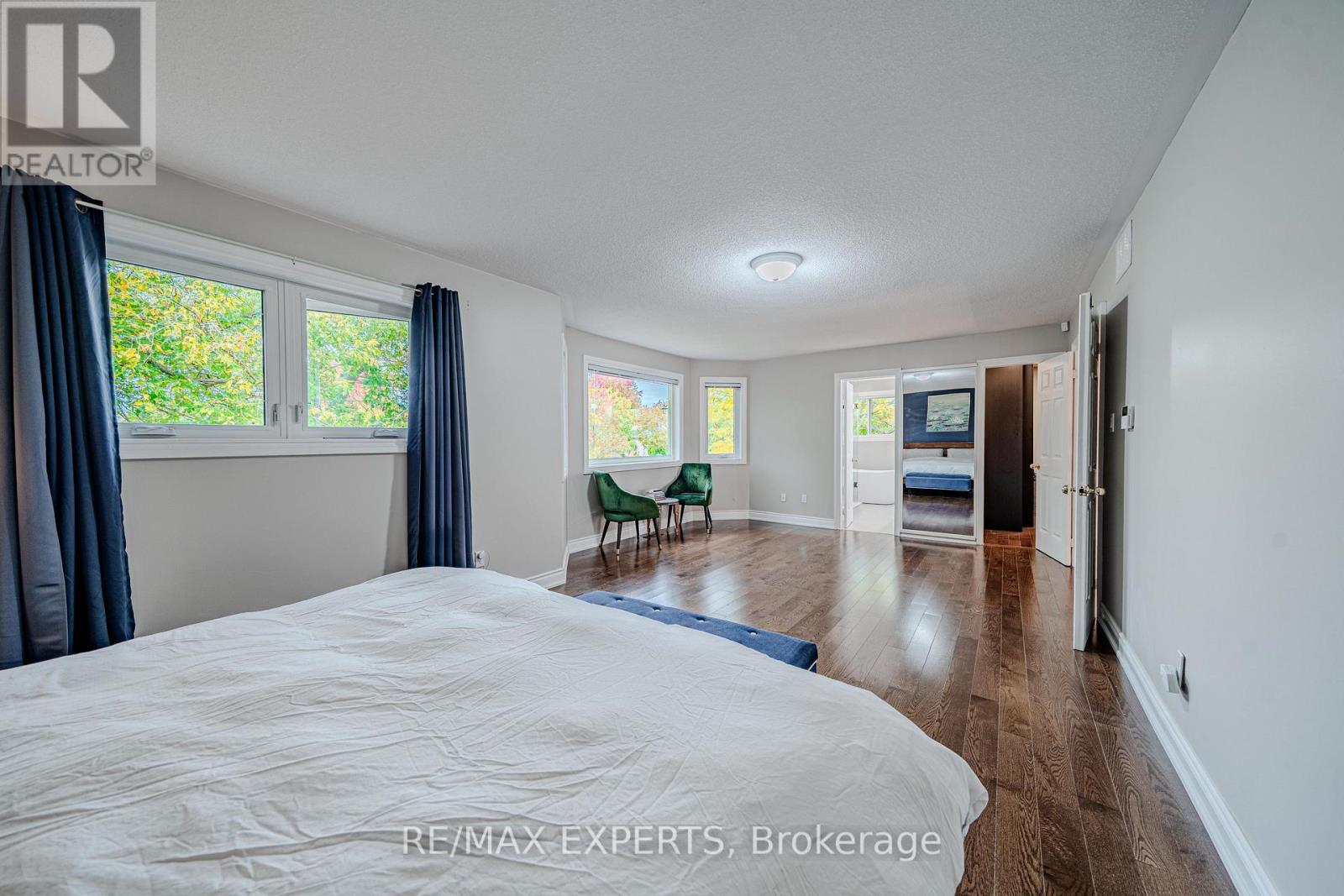231 Mossbrook Square Property Photo 24