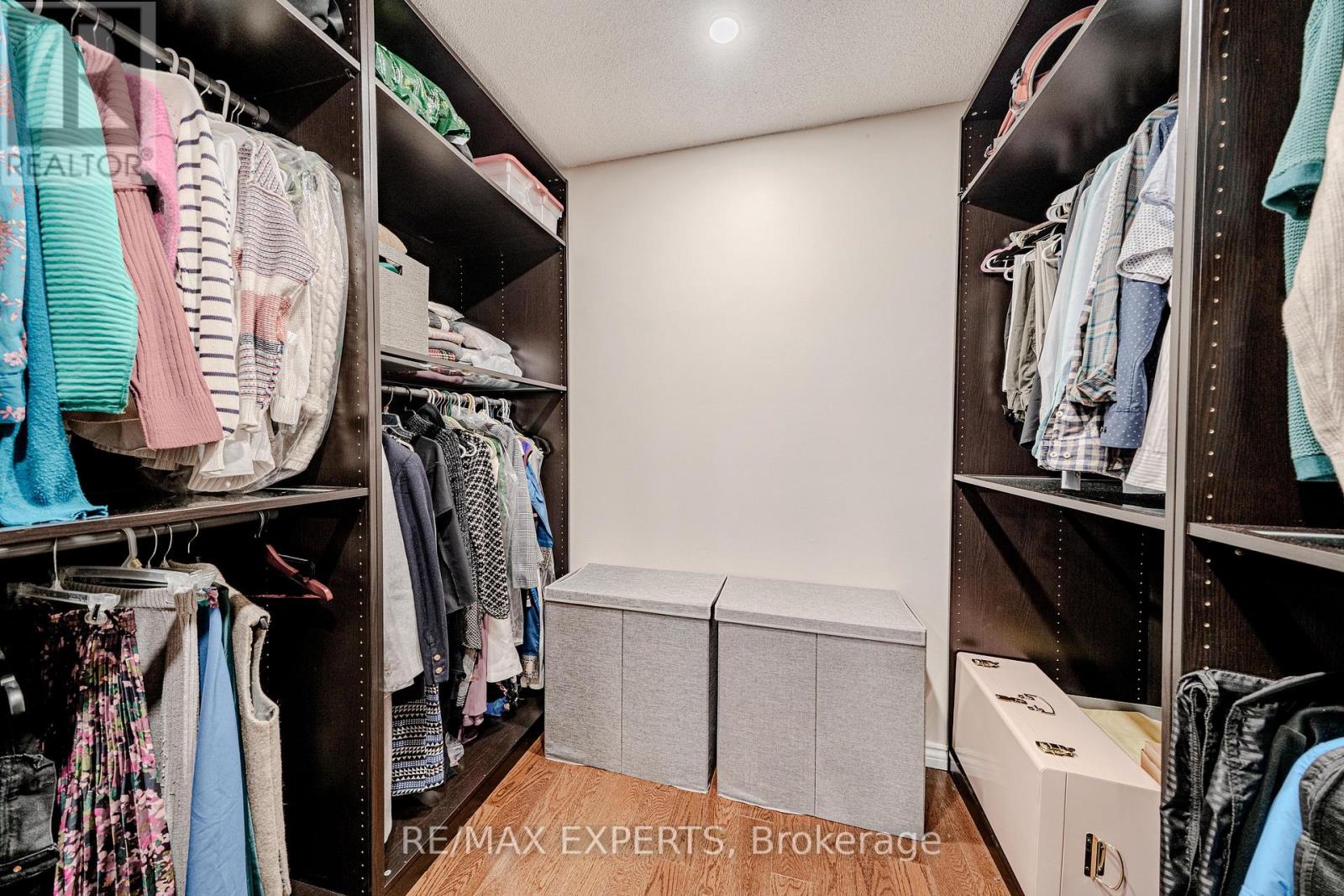 231 Mossbrook Square Property Photo 29