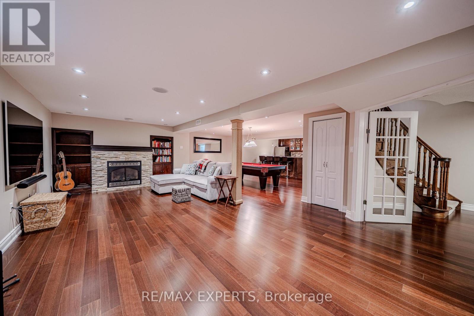 231 Mossbrook Square Property Photo 35