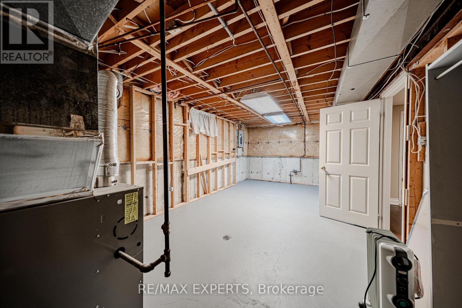 231 Mossbrook Square Property Photo 40
