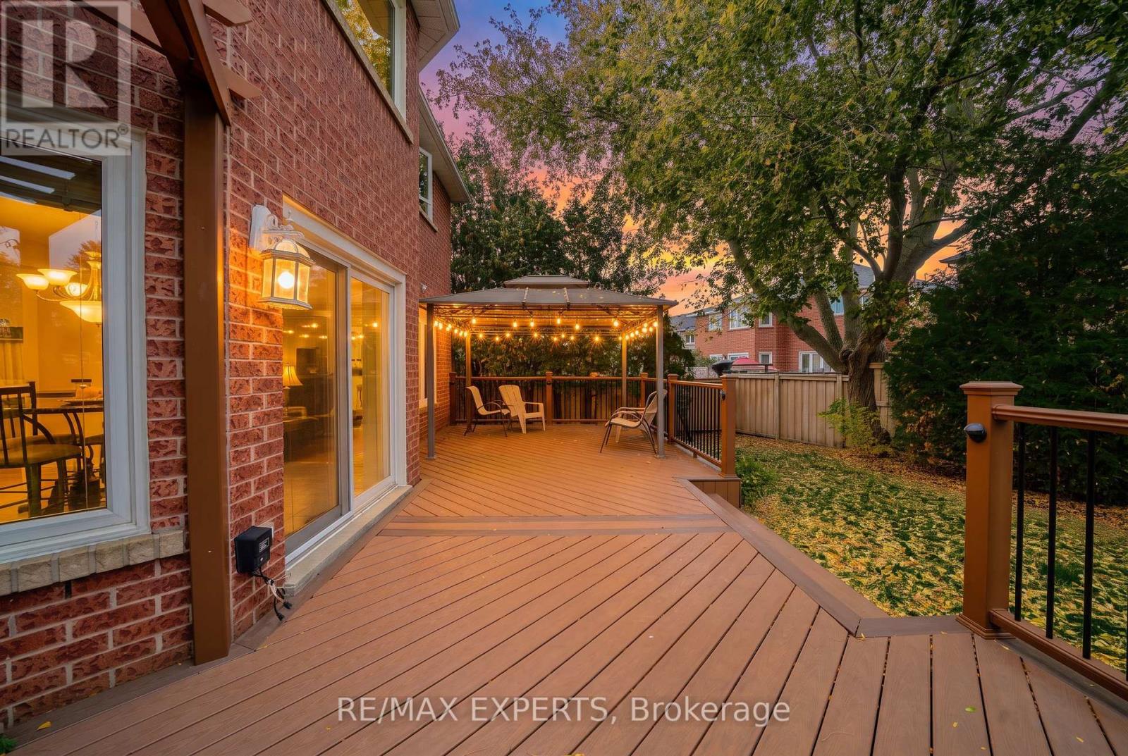 231 Mossbrook Square Property Photo 44