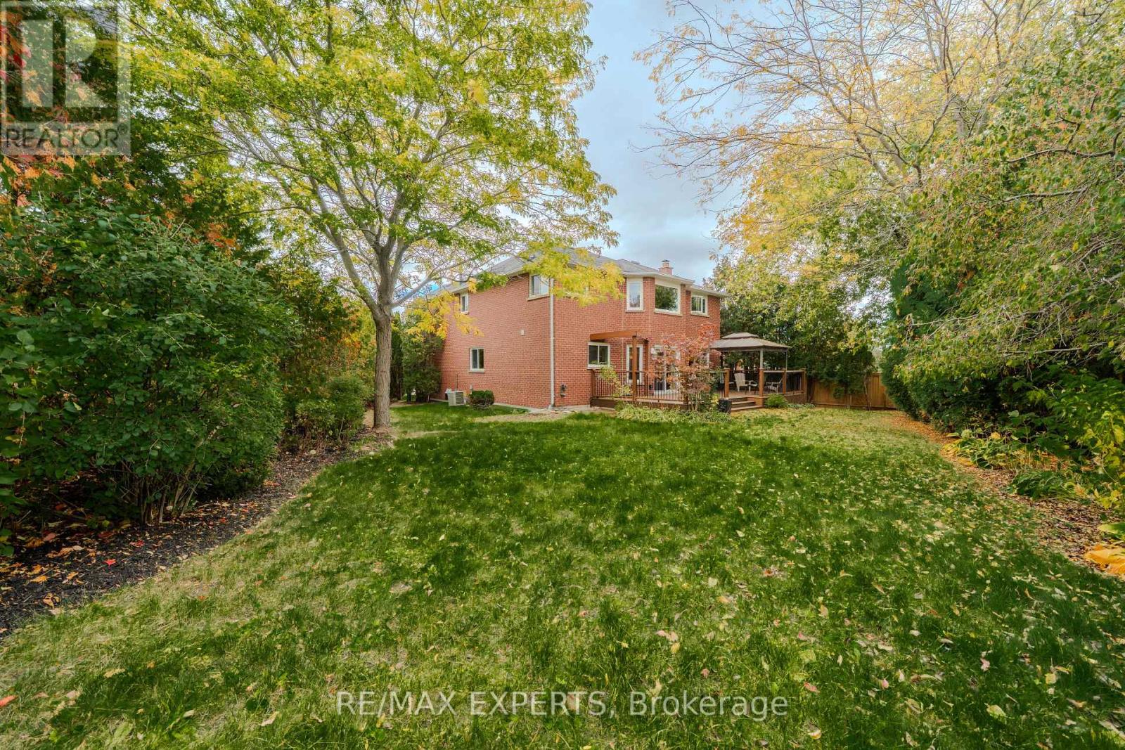 231 Mossbrook Square Property Photo 46
