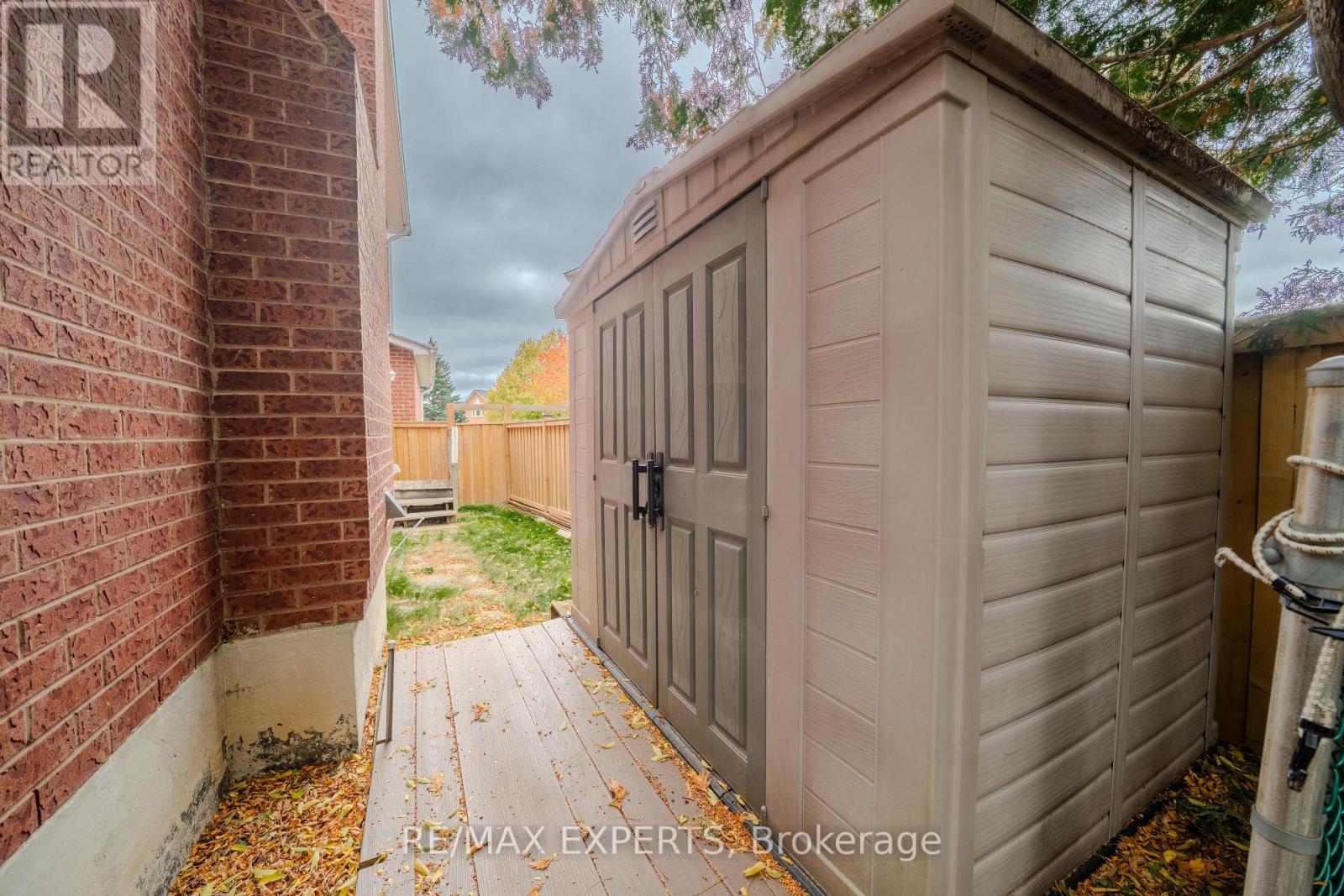 231 Mossbrook Square Property Photo 49