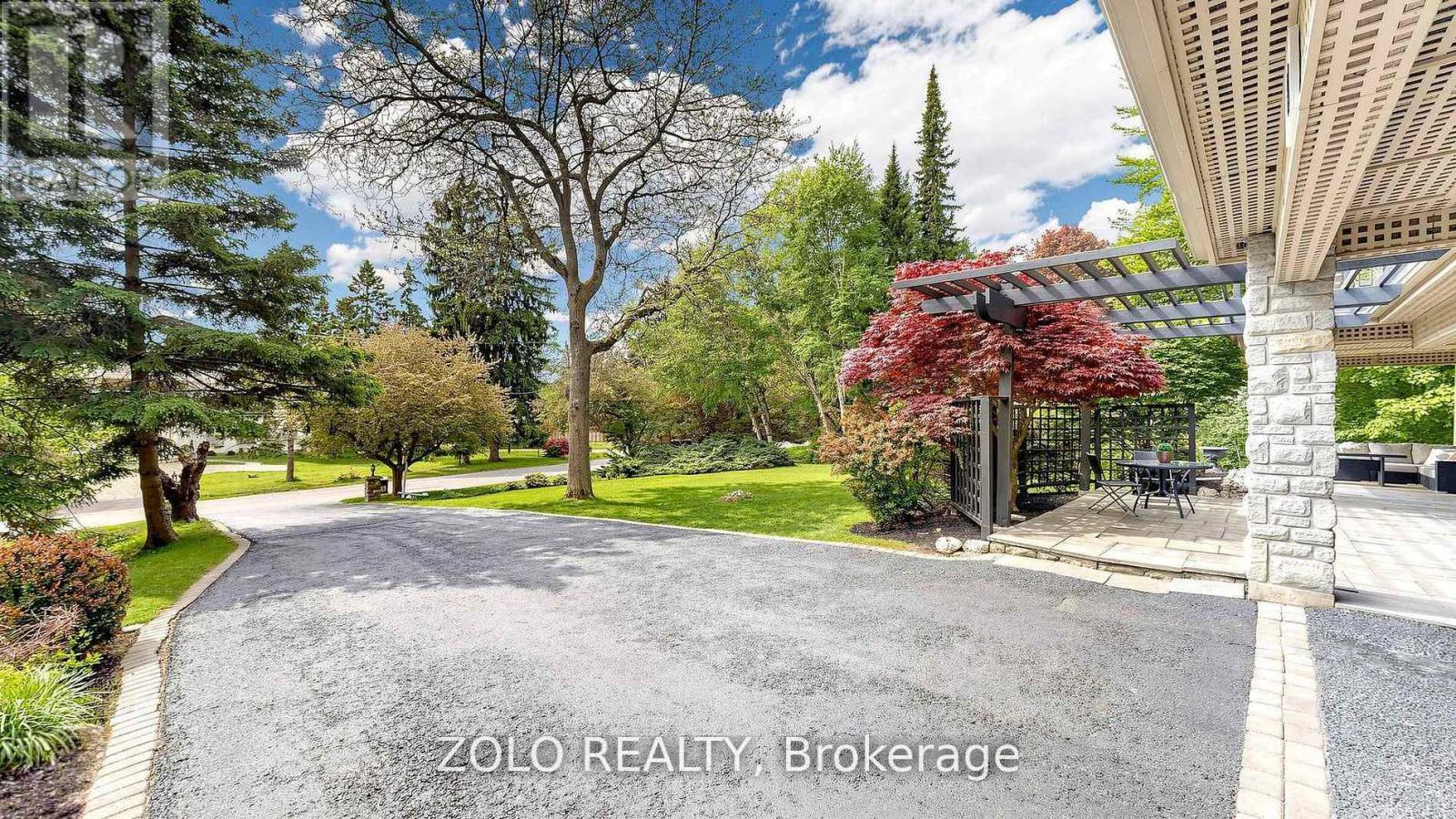 41 Meadowcliffe Drive Property Photo 5