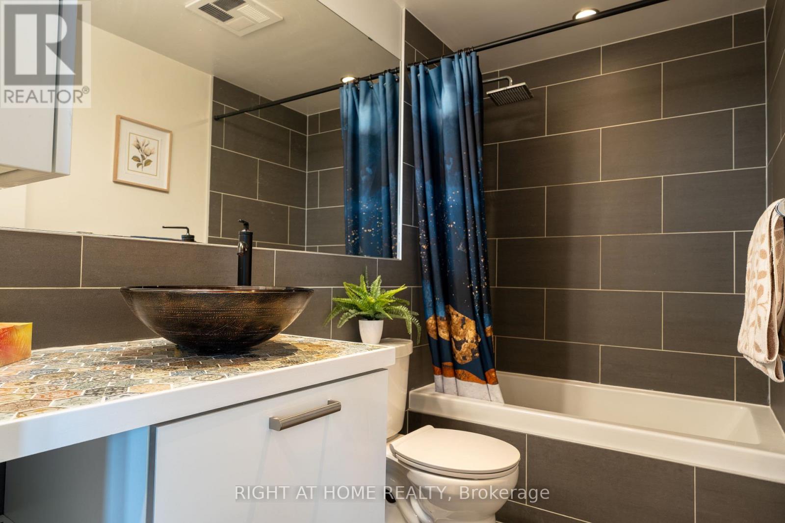 702 - 1201 Dundas Street E Property Photo 24