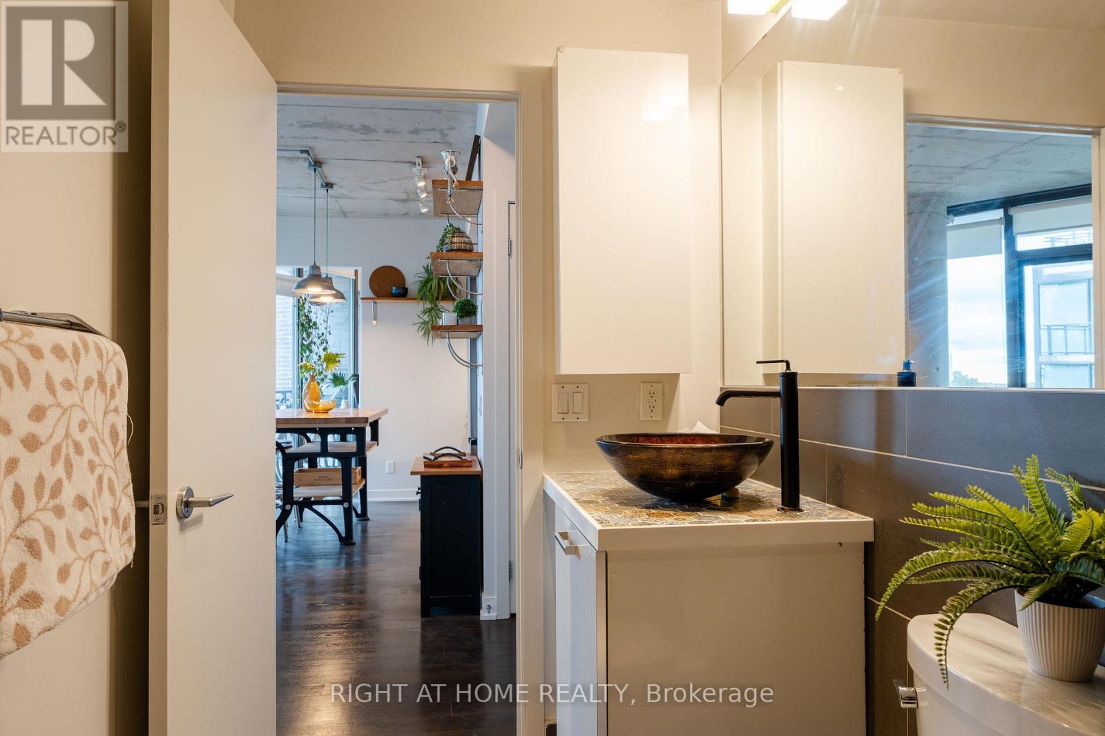 702 - 1201 Dundas Street E Property Photo 25