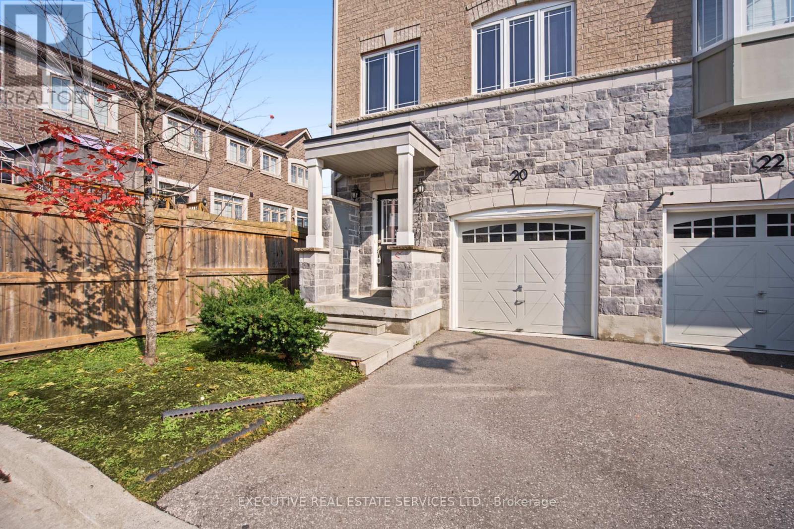 20 Waterstone Way Property Photo 5