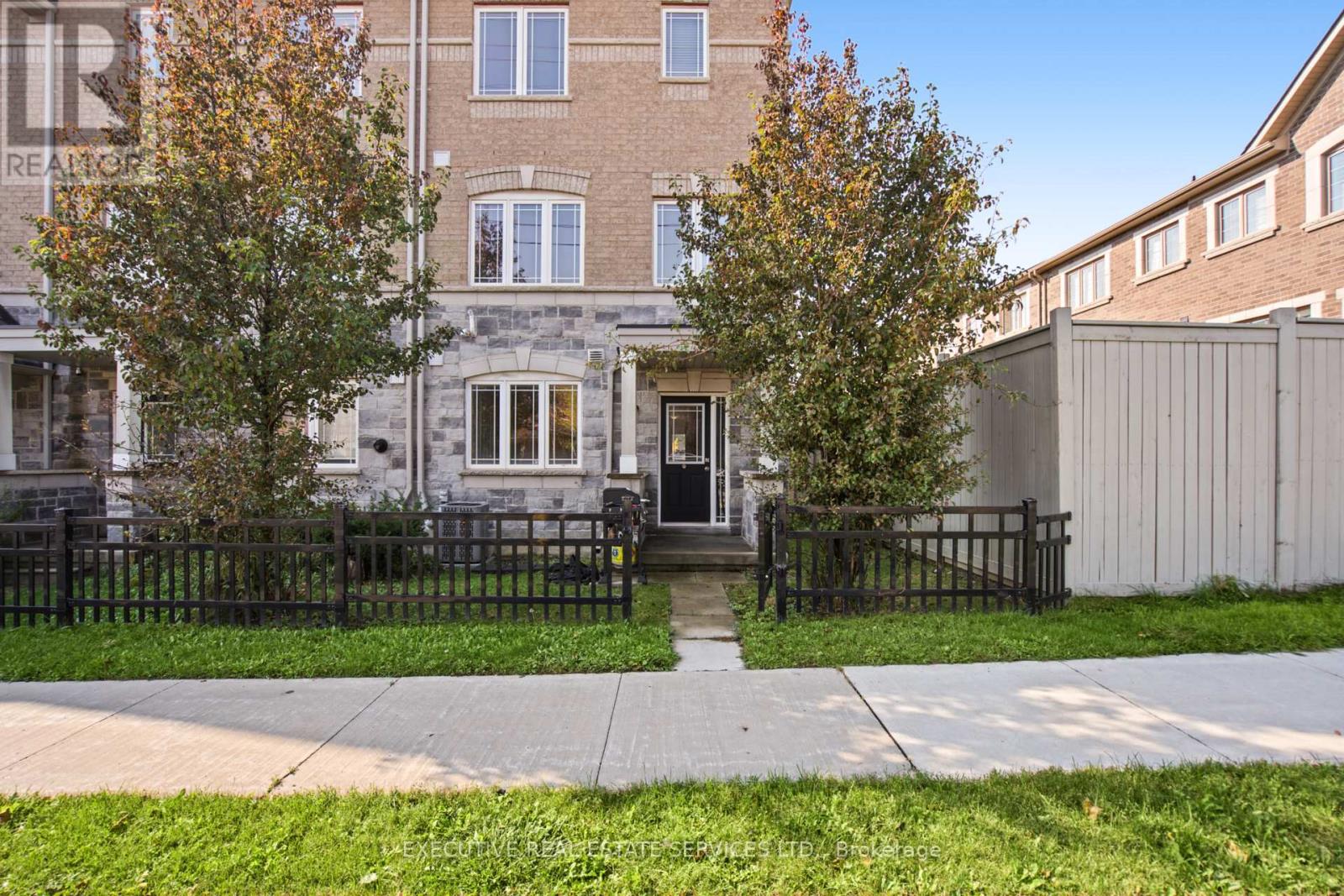 20 Waterstone Way Property Photo 8