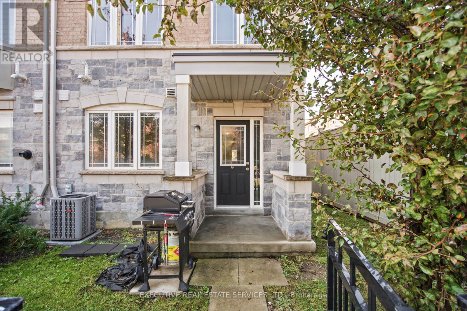 20 Waterstone Way Property Photo 10