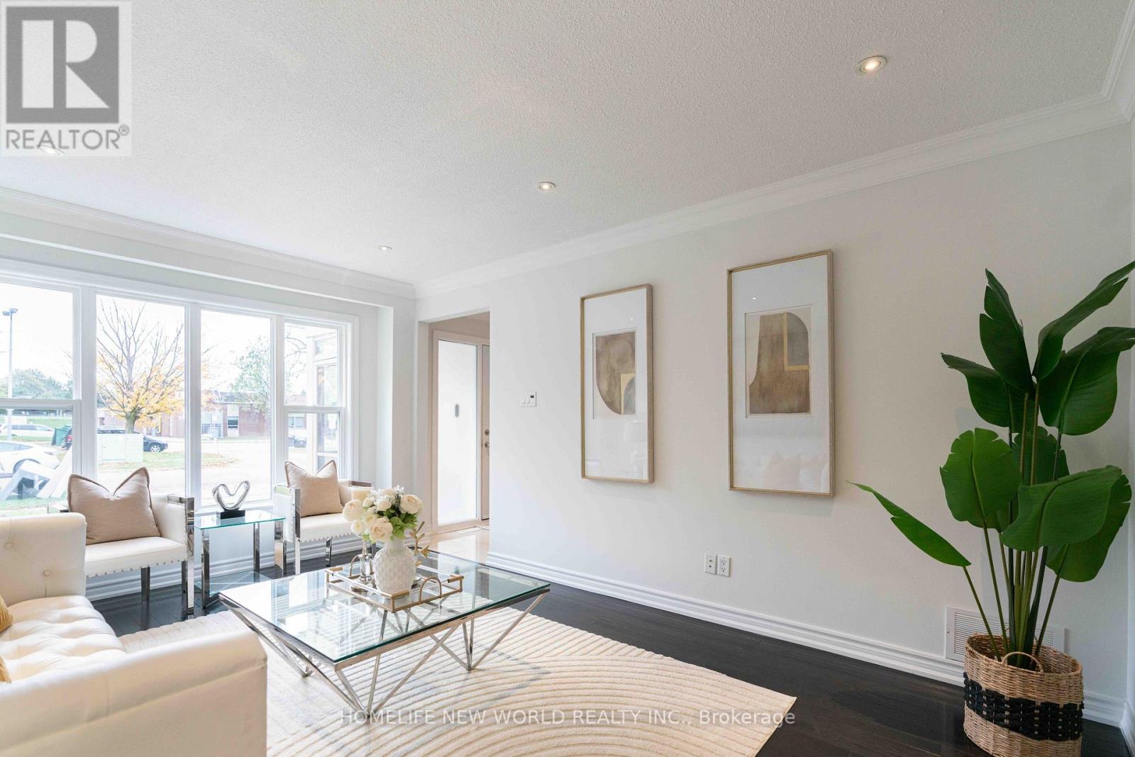 102 Alexmuir Boulevard Property Photo 6