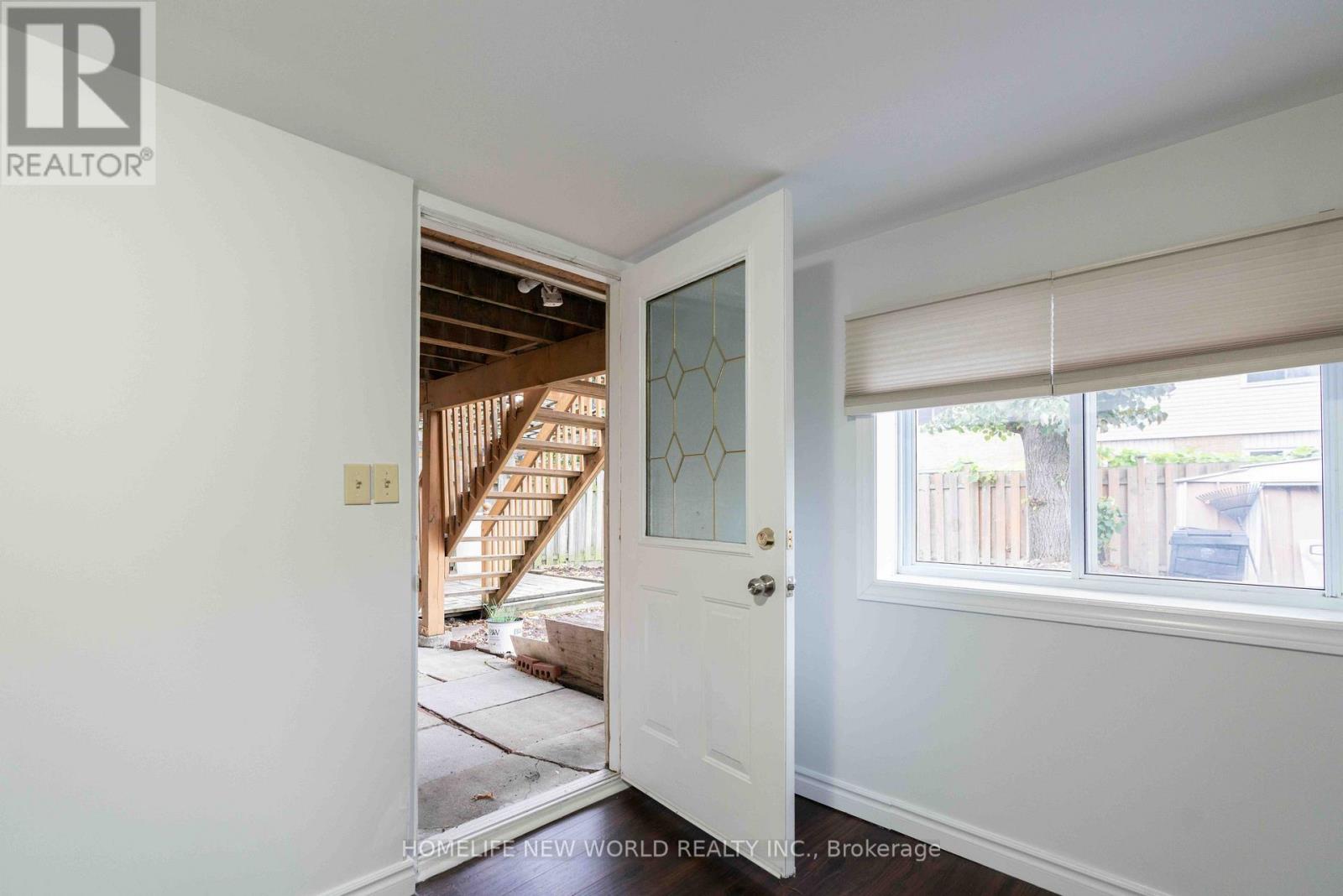102 Alexmuir Boulevard Property Photo 39