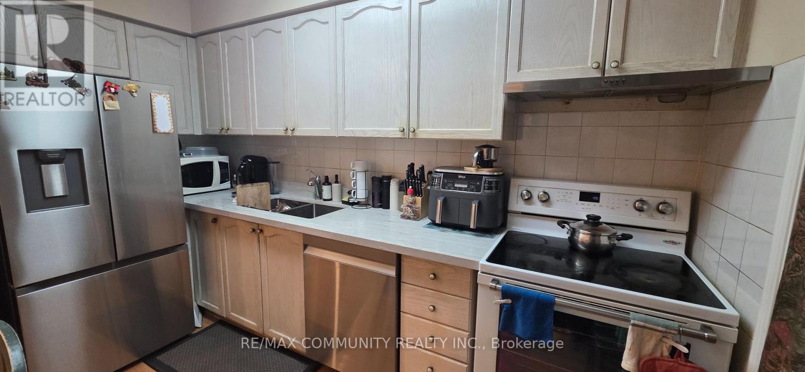 511 - 83 Mondeo Drive Property Photo 12