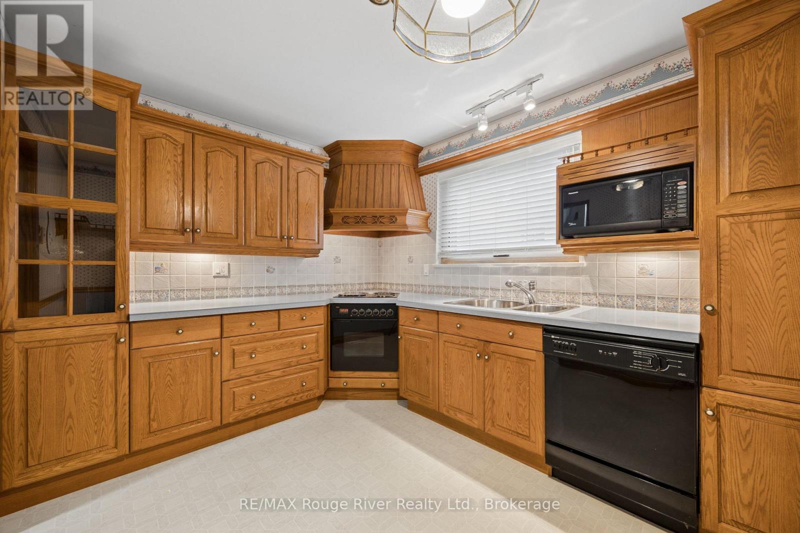 3 Heatherwood Road Property Photo 12