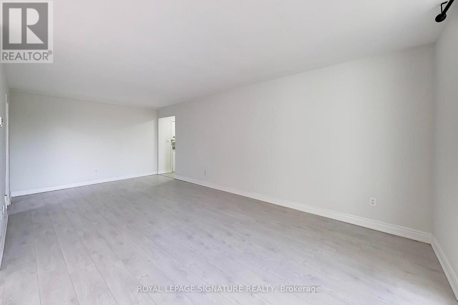 408 - 1 Massey Square Property Photo 15