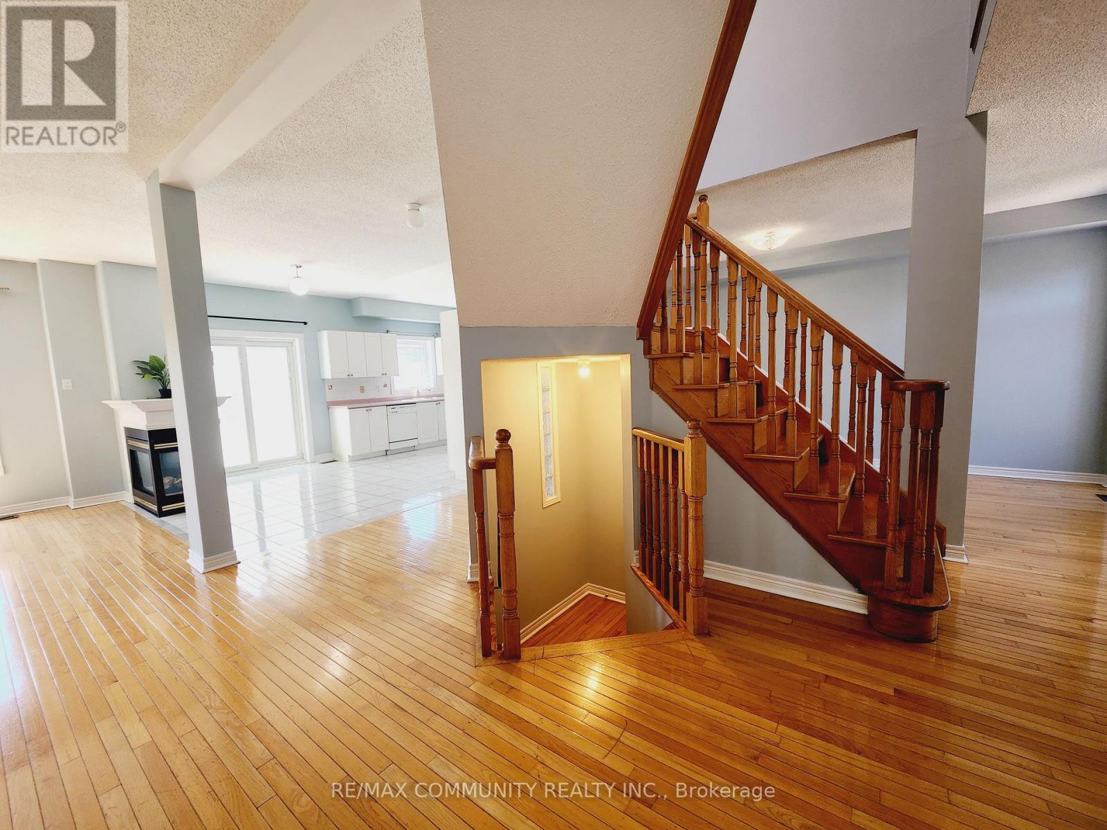 Main - 61 Chartway Boulevard Property Photo 10