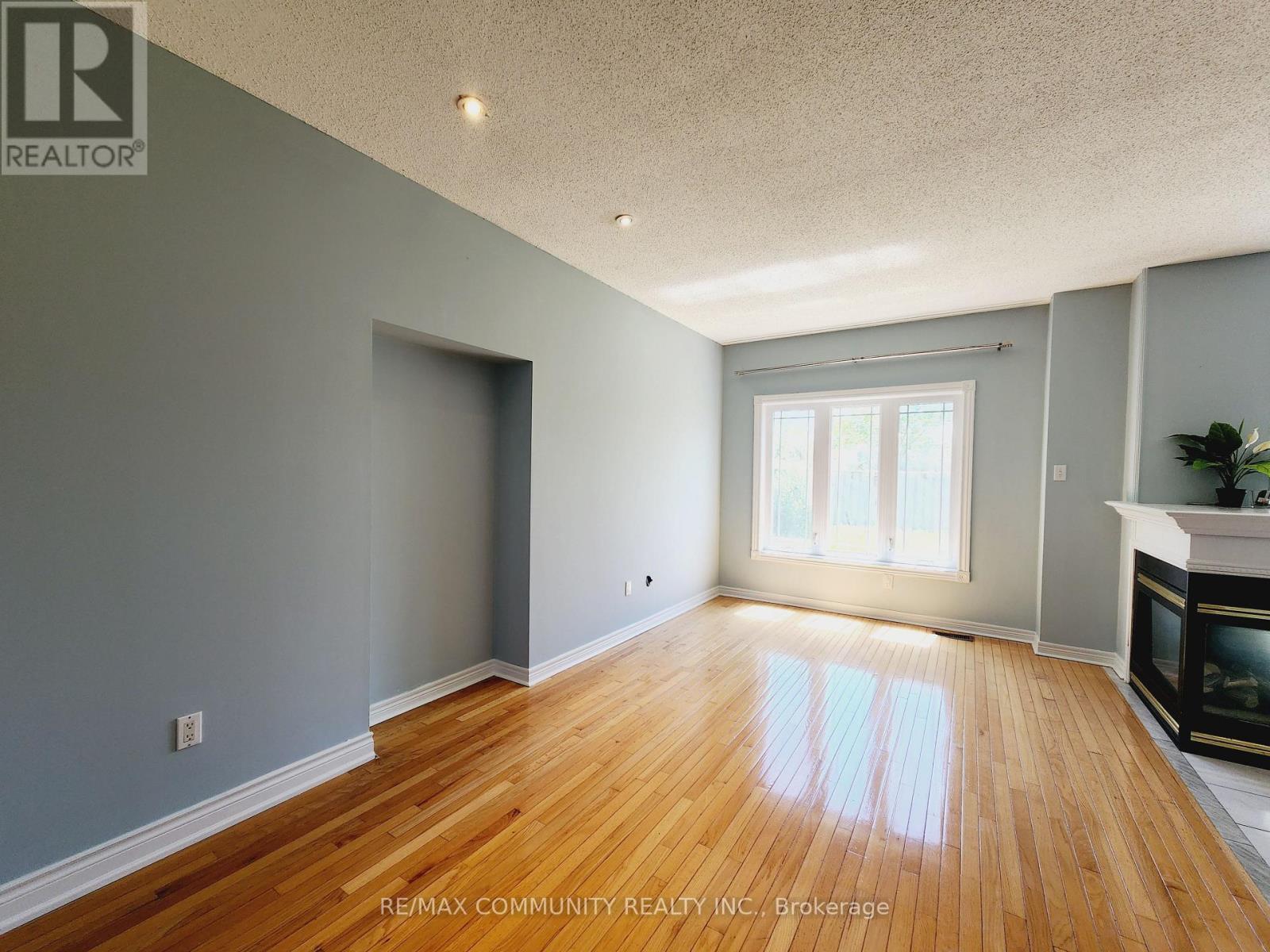 Main - 61 Chartway Boulevard Property Photo 11