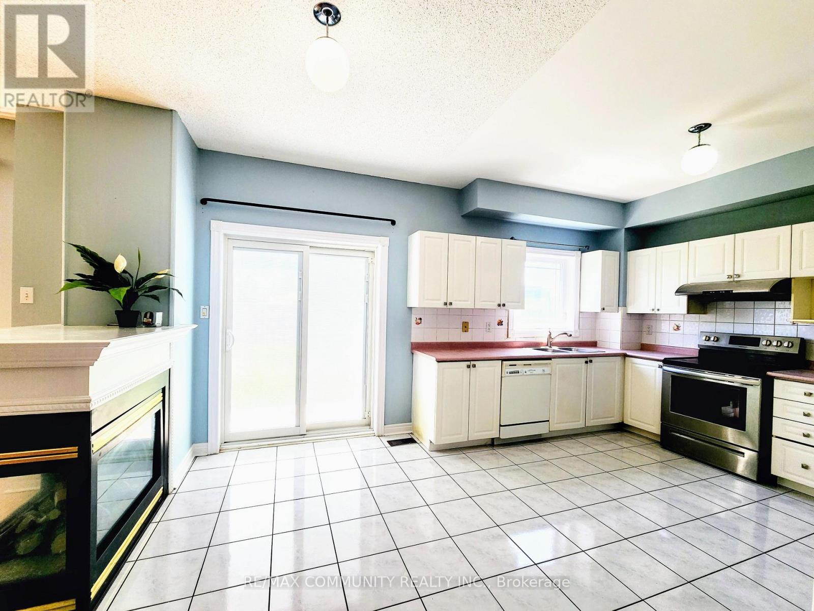 Main - 61 Chartway Boulevard Property Photo 16