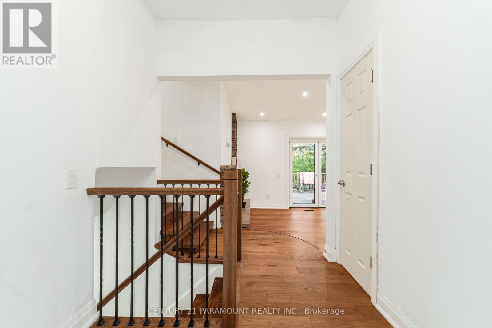 8 Waterfield Drive Property Photo 8