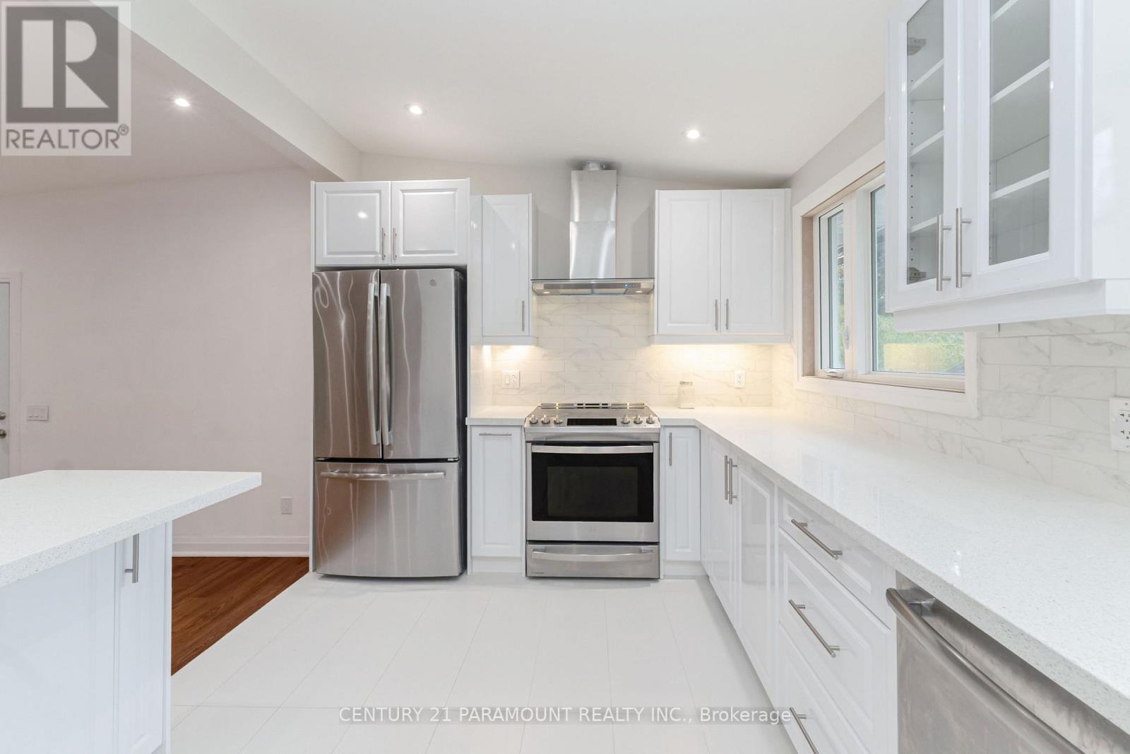 8 Waterfield Drive Property Photo 14