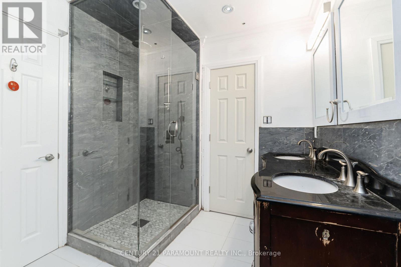 8 Waterfield Drive Property Photo 27