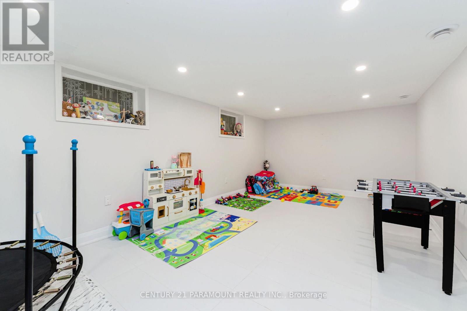 8 Waterfield Drive Property Photo 37