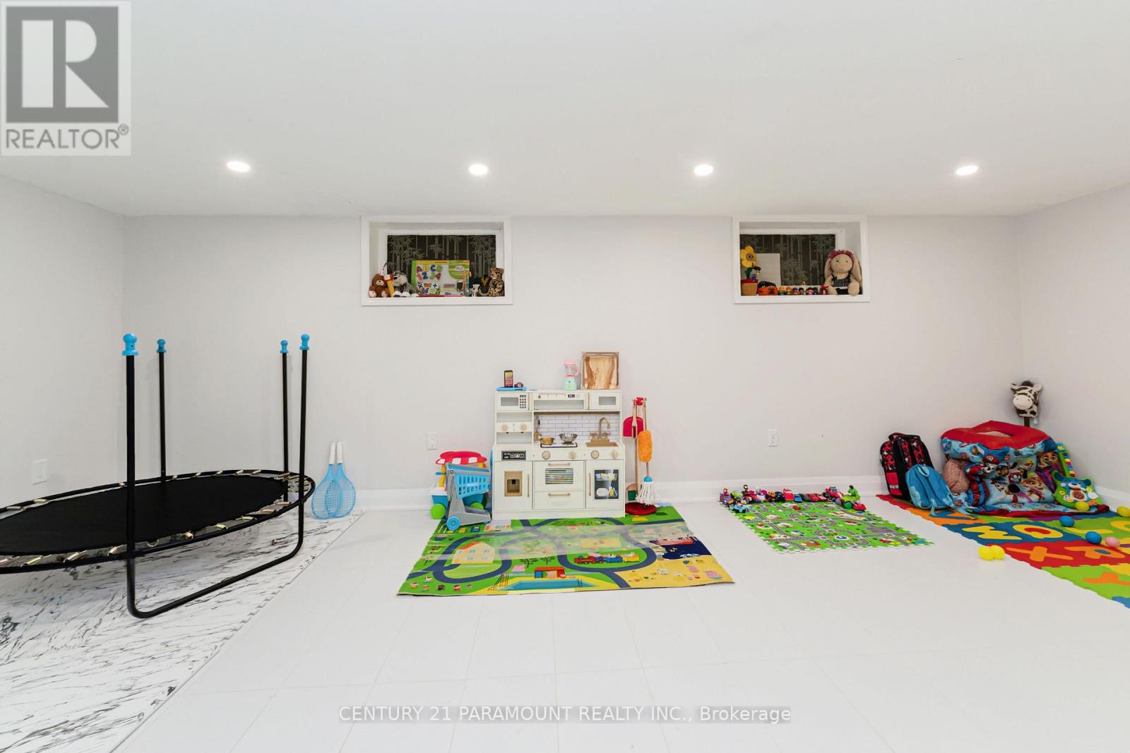8 Waterfield Drive Property Photo 38