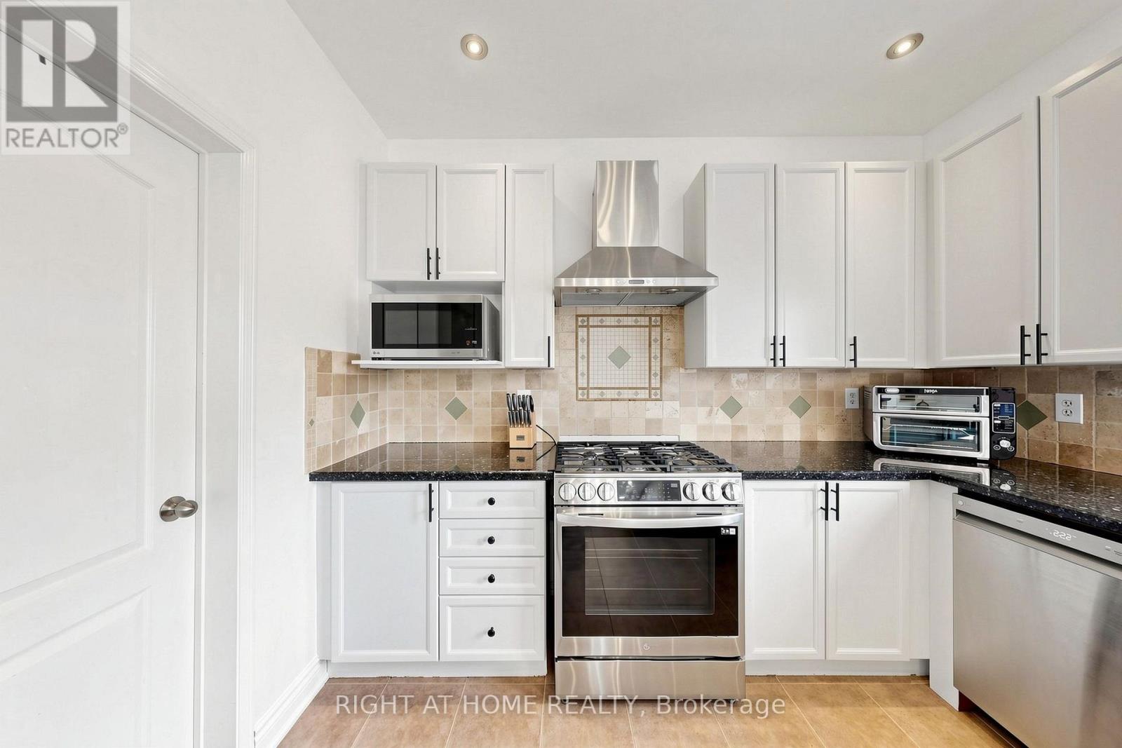 14 Grainger Crescent Property Photo 16