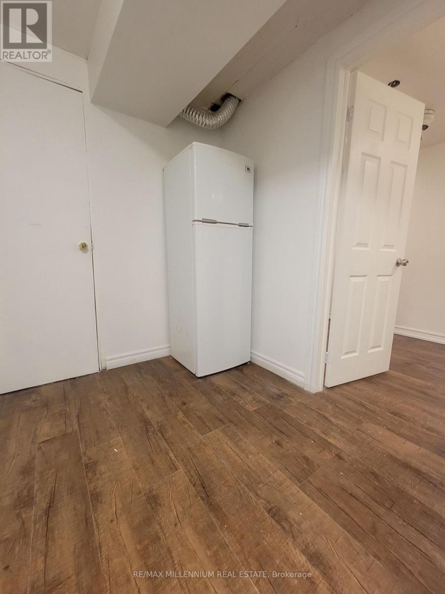 Lower #2 - 66 Overlord Crescent Property Photo 4