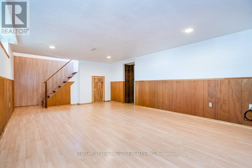 Bsmt - 17 Caddy Drive Property Photo 3