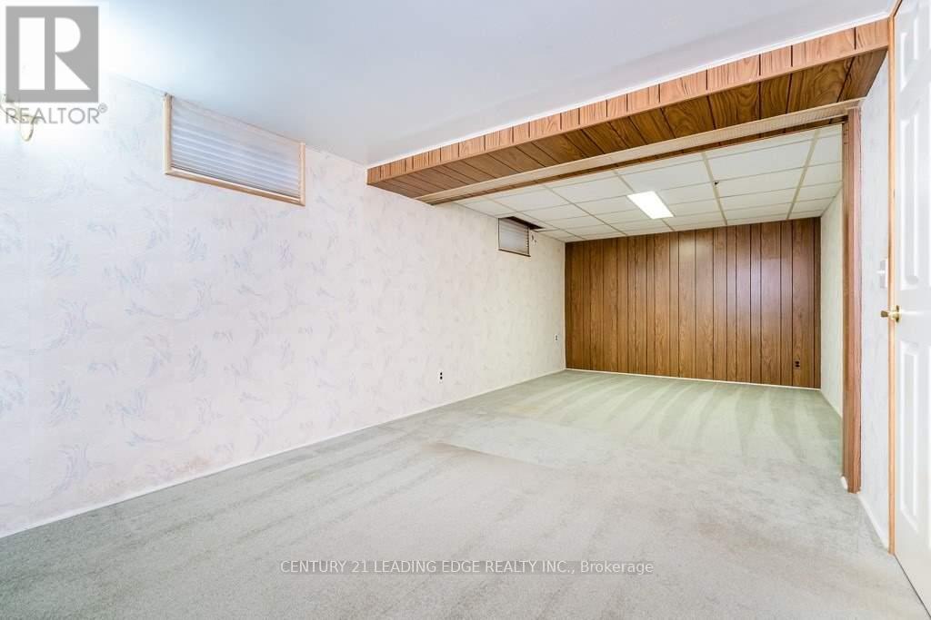 Bsmt - 17 Caddy Drive Property Photo 6