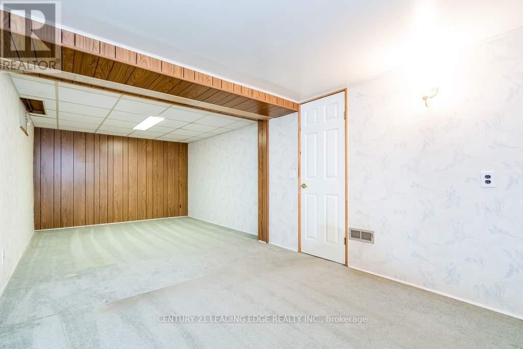 Bsmt - 17 Caddy Drive Property Photo 7