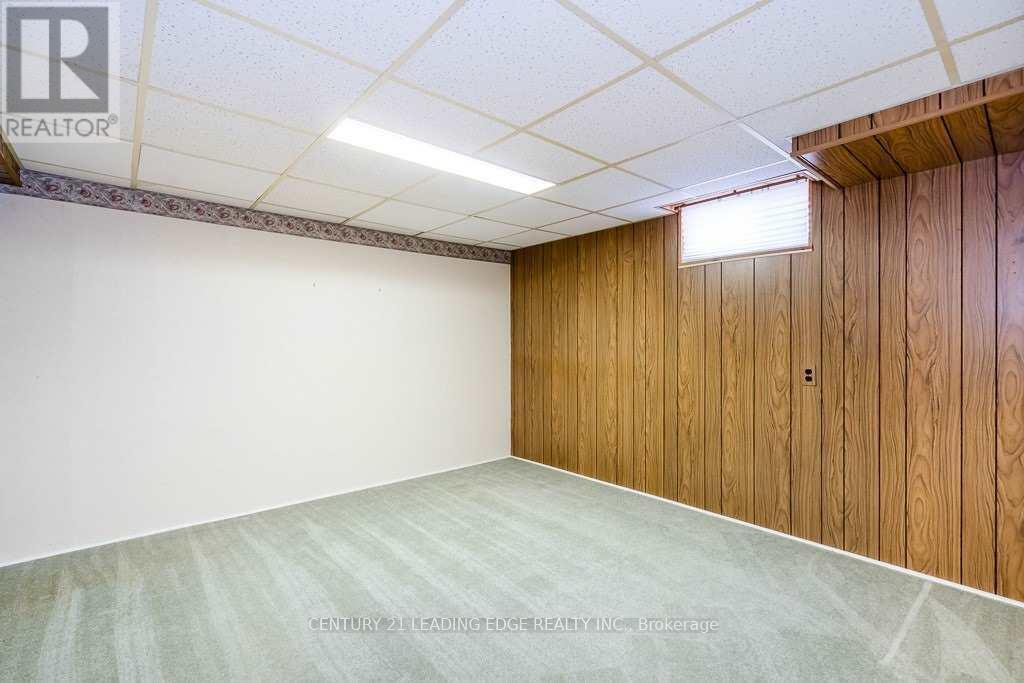 Bsmt - 17 Caddy Drive Property Photo 8