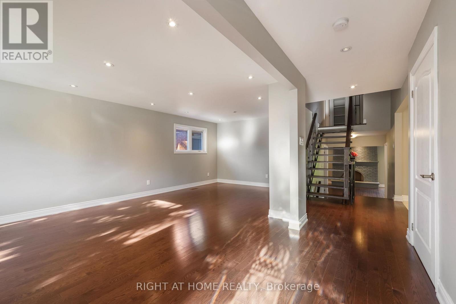 21 Cleethorpes Boulevard Property Photo 2