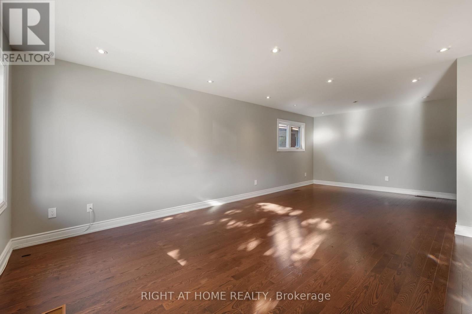 21 Cleethorpes Boulevard Property Photo 4