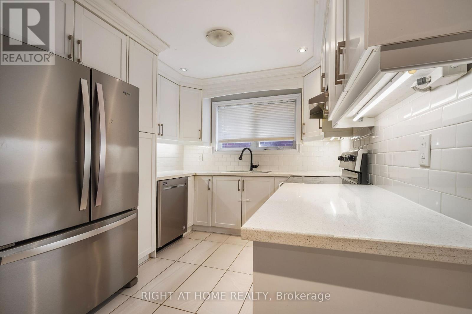 21 Cleethorpes Boulevard Property Photo 8
