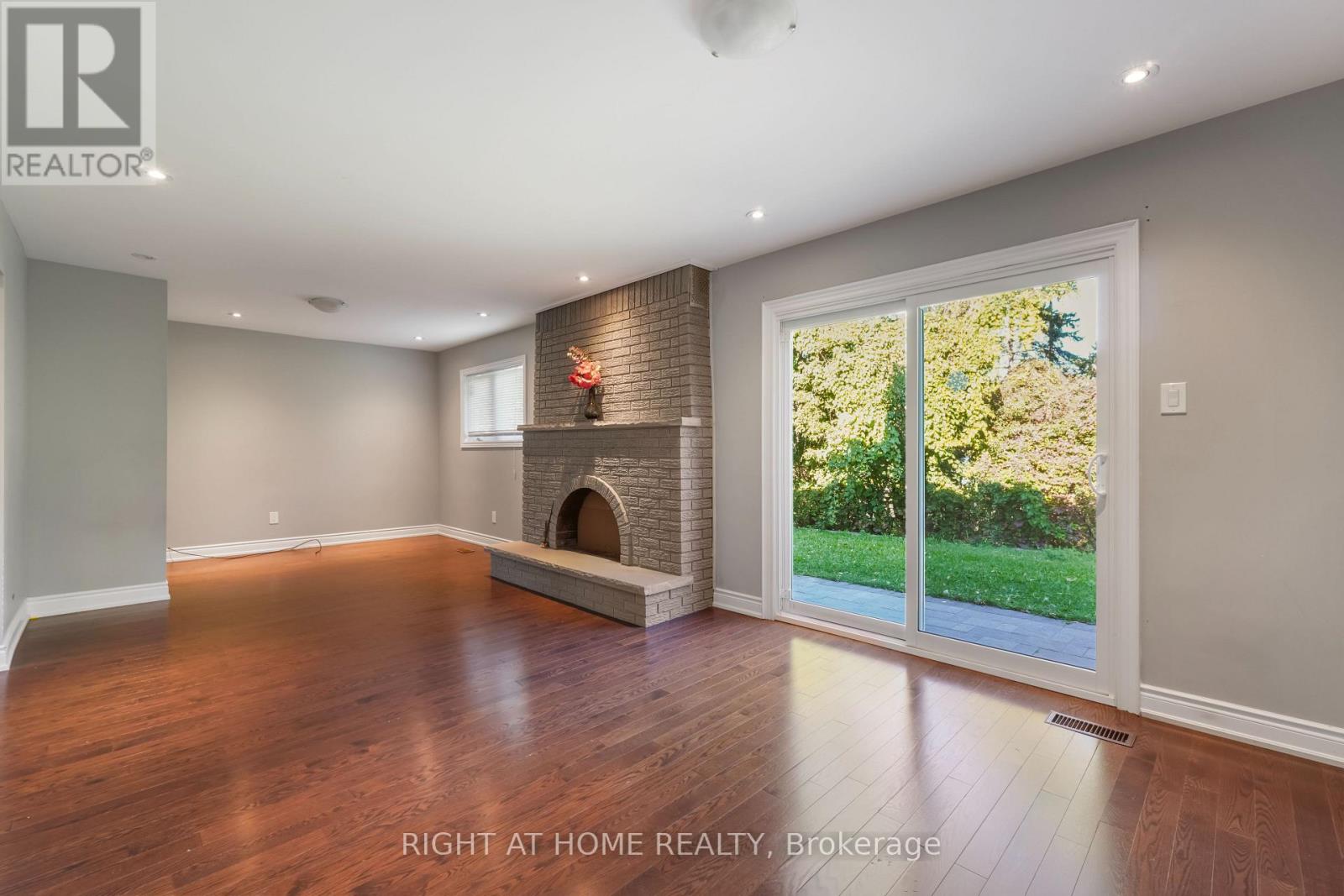 21 Cleethorpes Boulevard Property Photo 12