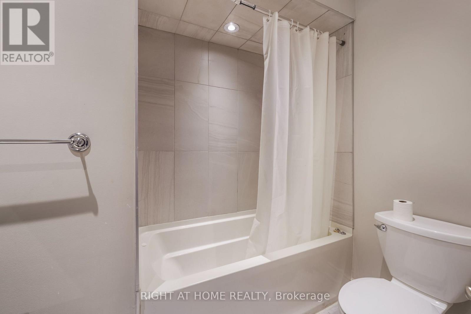 21 Cleethorpes Boulevard Property Photo 18